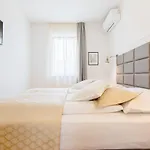 Apartment Cosmopolitan ****